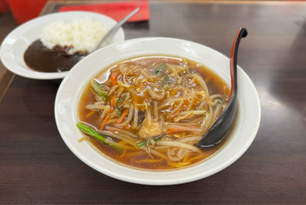 「もやしラーメン&半黒カレー ¥950」@ラーメン餃子専科 天下一の写真