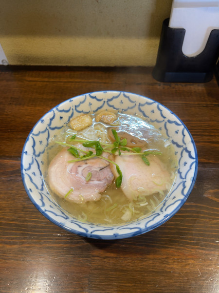 「塩ラーメン（10周年記念限定）1200円」@醤油ラーメン専門店 一仁の写真