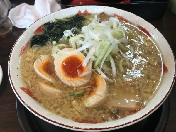 「コテコテ+サービス煮卵+ランチ餃子」@麺や はっちゃきの写真