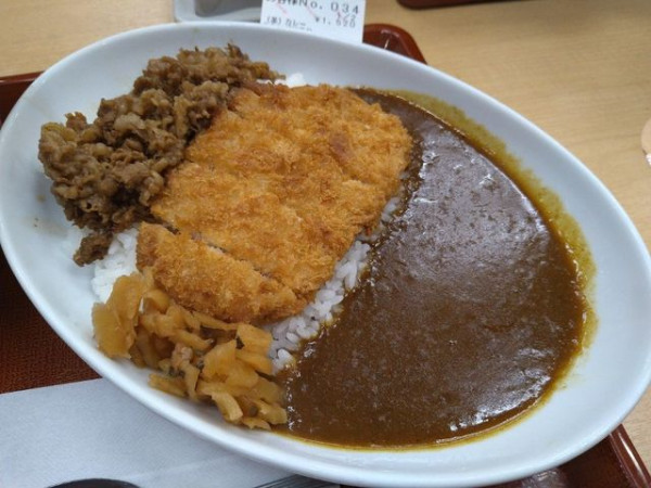 「牛あいがけカレー・かつトッピング」@なか卯 宇治槇島店の写真
