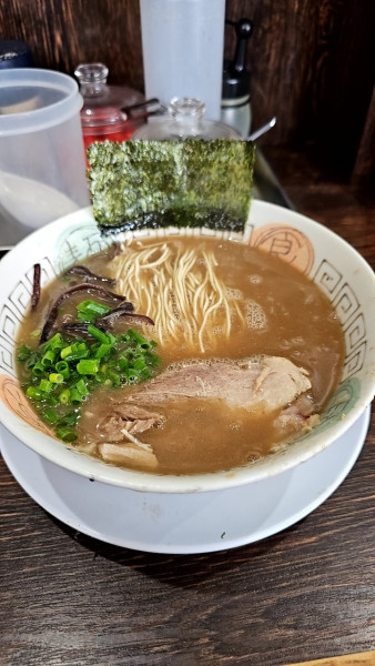 「らーめん(油抜き)🍚ご飯&替え玉」@博多長浜らーめん 楓神の写真