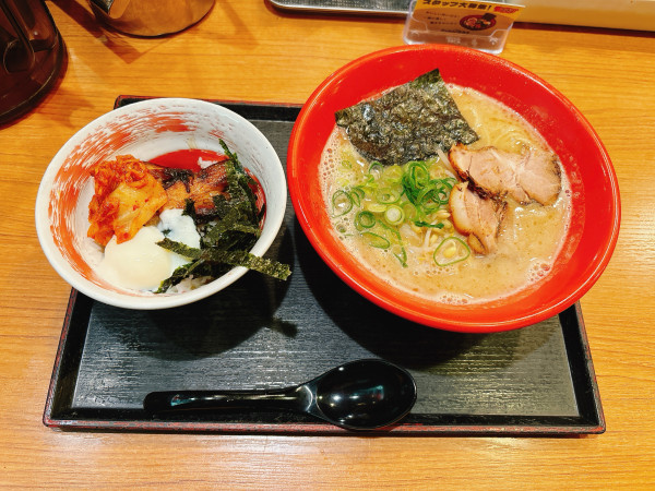 「ラーメン＋焼豚丼」@らぁめん たろう 三宮本店の写真
