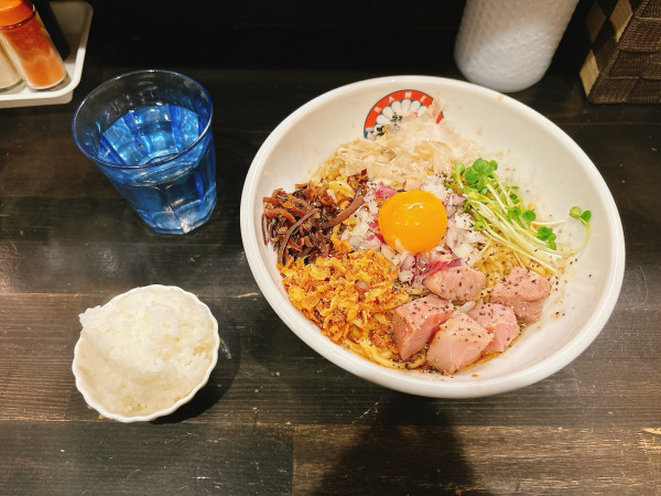 「とりとんまぜそば」@らぁ麺 きくはんの写真