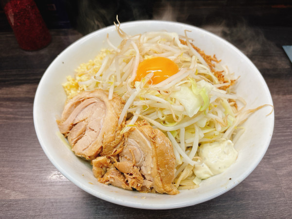 「大ラーメン＋汁なし」@ラーメンピースの写真