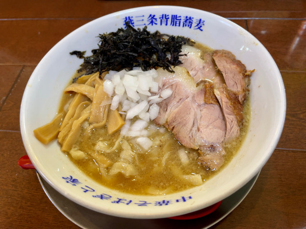 「背脂煮干しそば＋岩海苔」@燕三条中華そば ぎと家 武里本店の写真