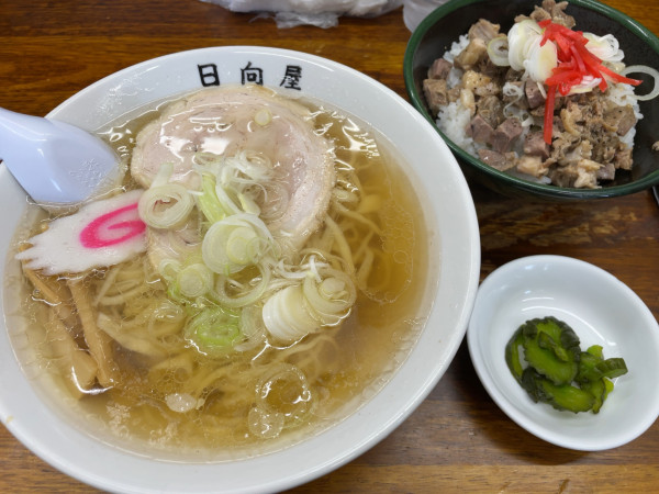 「ラーメンとチャーシュー丼」@青竹手打ちラーメン 日向屋の写真