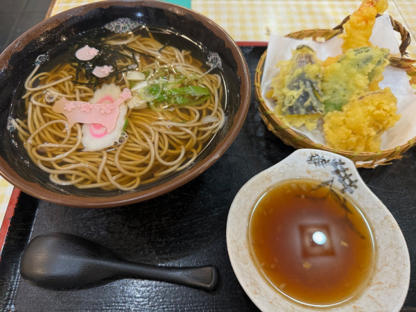 「天かけそば」@和食のじょうやま ベルシャイン伊那店の写真