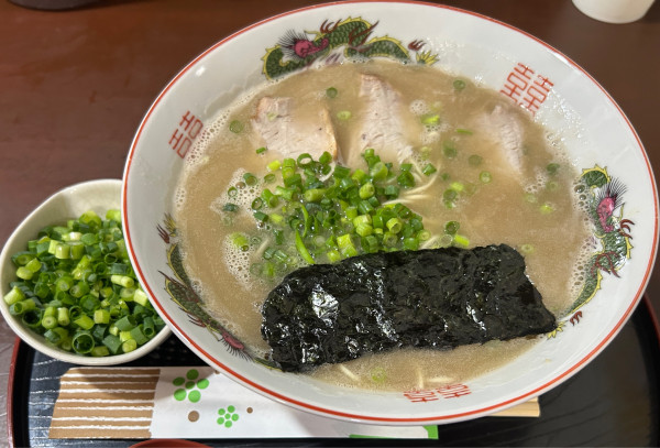 「ラーメン＋ネギ増し＋替玉」@ラーメン 旦過の写真