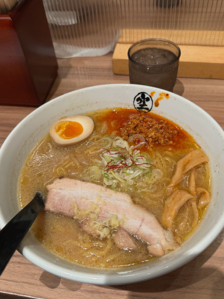 「辛味噌らーめん」@らーめん空 新千歳空港店の写真