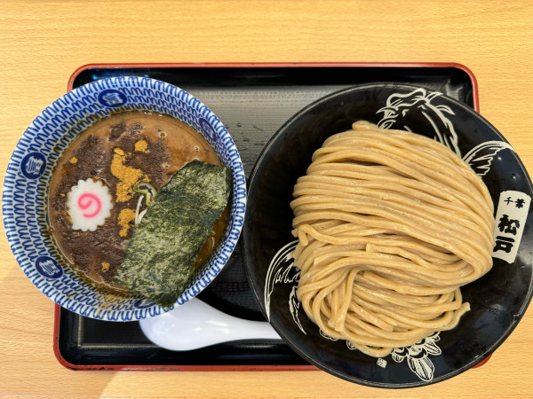 「つけ麺　中　1000円　270g」@松戸中華そば 富田食堂 東千葉店の写真