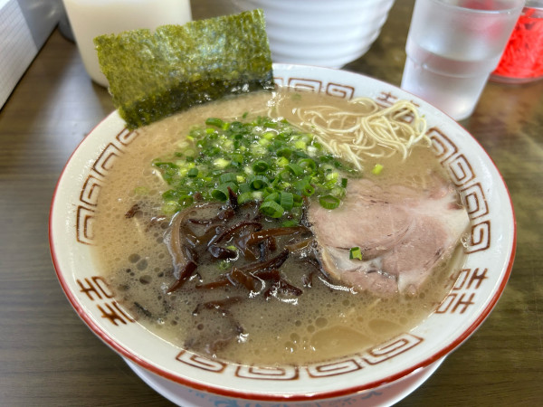 「らーめん800円」@博多長浜らーめんもりやの写真