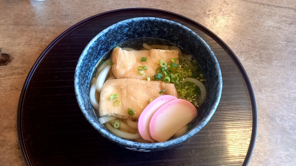 「きつねうどん・ハーフサイズ」@ごはん家 おおえの写真