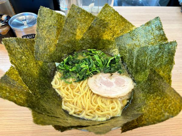 「らーめん(並)＋海苔＋ほうれん草」@らーめんTSUBAKIYAの写真