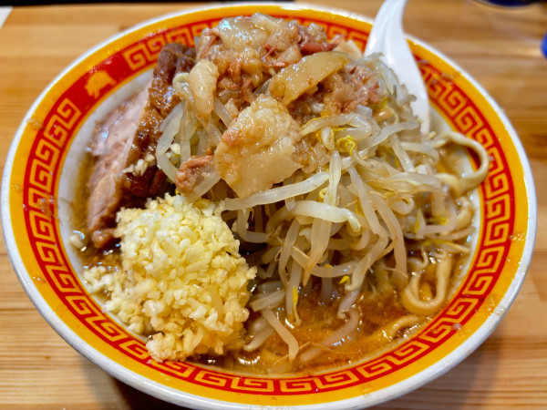 「ラーメン（半分 豚1枚）」@えどもんど 中野の写真