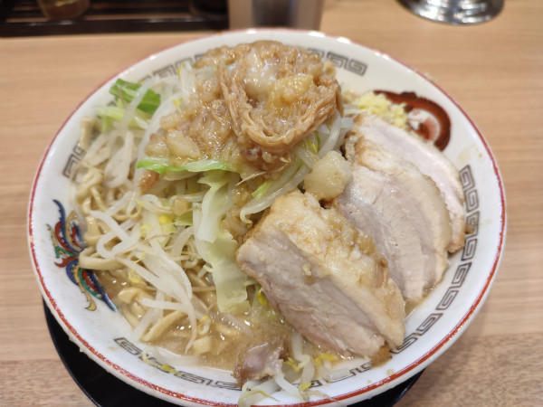 「小ラーメン＋豚一枚（クーポン）」@豚山 五反田店の写真