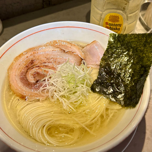 「鶏中華ソバ（しお）＋ハイボール」@麺 コレキヨの写真