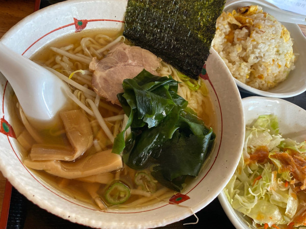 「半ちゃーはんとらーめんセット 1,000円」@味の太洋の写真