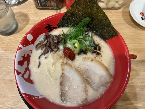 「牛じゃんラーメンバリカタ820円」@ラーメンまこと屋 福生店の写真
