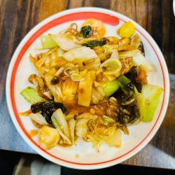 五目あんかけ焼きそば【930円】