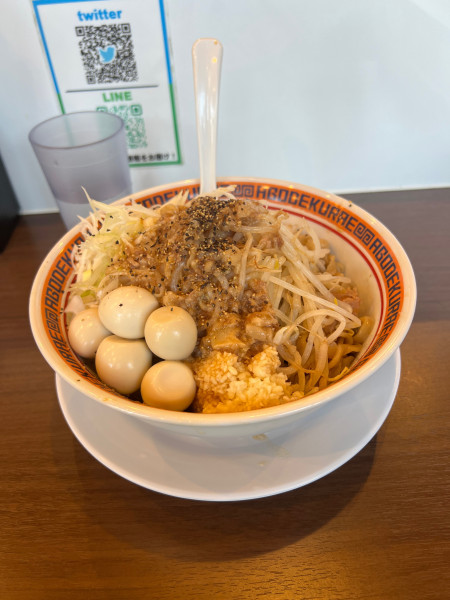 「汁なし　うずら」@顎で喰らえ ラウンドワン草加店の写真