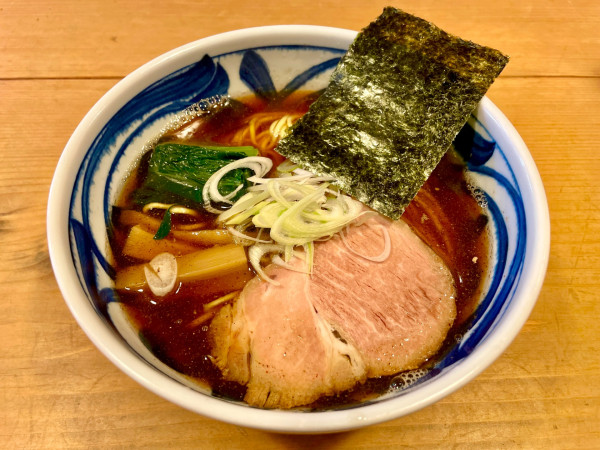 「アサヒスーパードライ → 醤油らーめん」@らーめん たきたろうの写真