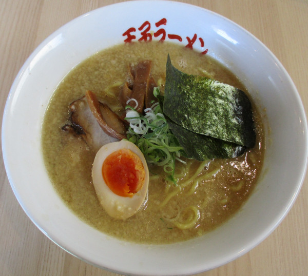 「とんこつ（中盛）900円」@東京とんこつ 王子ラーメンの写真