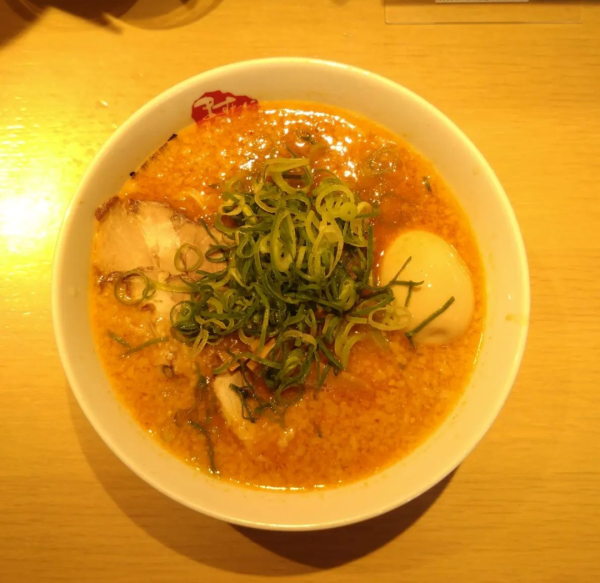 「半熟玉子＋辛味噌ラーメン 脂多め。」@京都銀閣寺 ますたにラーメン 日本橋本店の写真