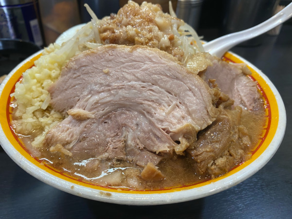 「ラーメン 豚2枚半玉子」@えどもんどの写真