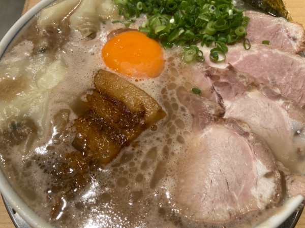 「極ラーメン+替え玉x2」@三代目 博多 だるま アクアシティお台場店の写真