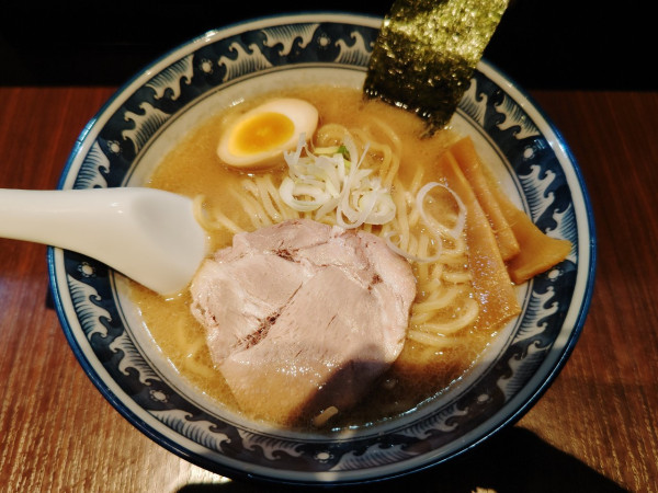 「豚骨醤油ラーメン」@らーめん豊樹の写真