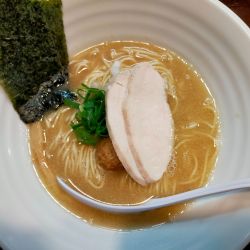 濃厚鶏白湯そば850円