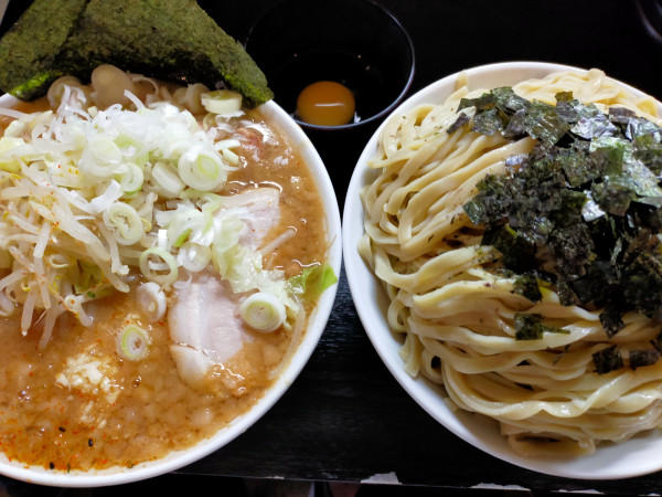 「【限定】つけわさ1200円(大150円)+生卵70円」@豚星。の写真