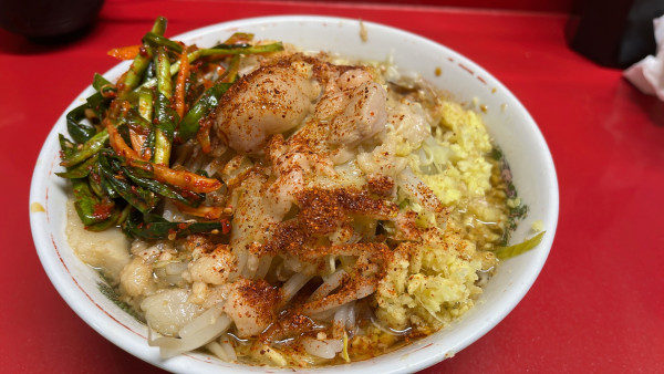 「ラーメン（小）＋ニラキムチ＋ショウガ」@ラーメン二郎 越谷店の写真