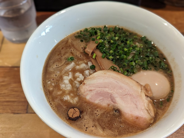 「味玉らーめん」@らーめん 佳の写真