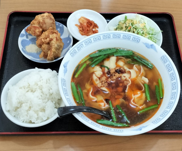 「台湾刀削麺 680円+セット 200円(税抜)」@中国料理 満堂紅の写真