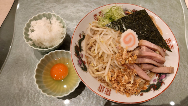 「まぜそば　980円 　麺大盛150円」@らぁ麺 花萌葱の写真