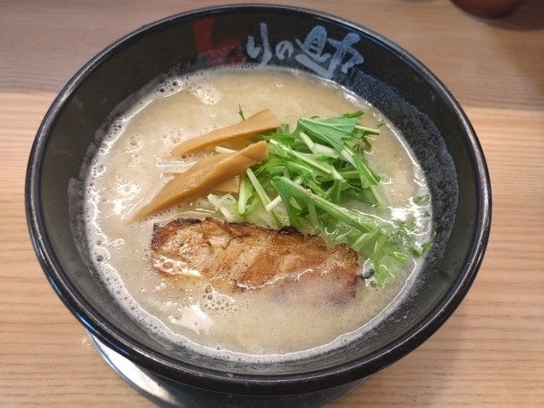 「濃厚鶏そば902円」@とりの助 観音寺店の写真