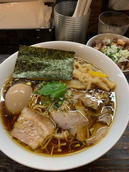 「醤油中華そば+穂先メンマ」@中華そば こむぎの写真