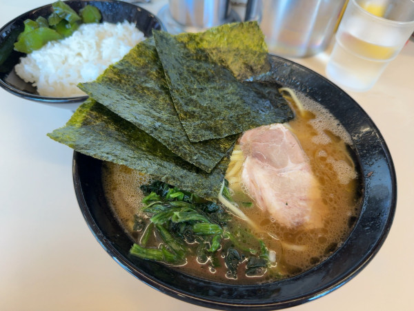 「ラーメン並」@らーめん武蔵家 千葉本店の写真