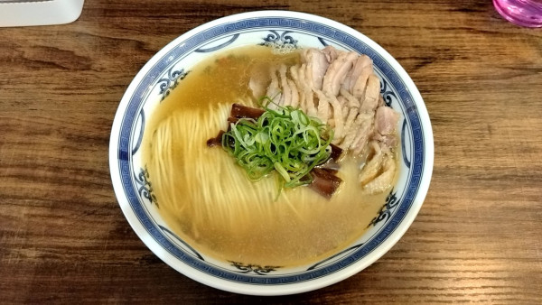 「親鶏煮干し塩ラーメン_800円」@むかん 初台の写真