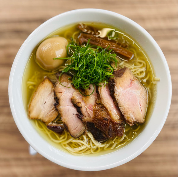 「煮玉子チャーシュー麺、大盛り、塩味変更」@麺庵ちとせの写真