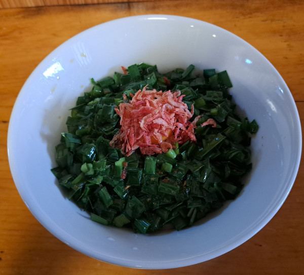 「ニラヘットまぜそば900円」@つるまるの写真