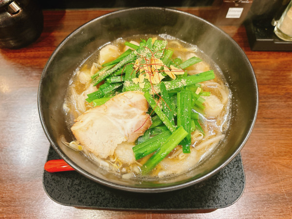 「モツにらそば」@博多にらそば 熊楠家 中洲本店の写真