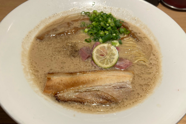 「ラム豚骨らーめん」@自家製麺 MENSHO TOKYOの写真
