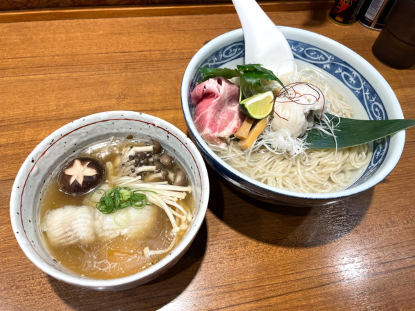 「【限定①】鱧の治部煮と木の子の昆布水つけそばポルチーニオイル」@寿製麺よしかわ 川越店の写真