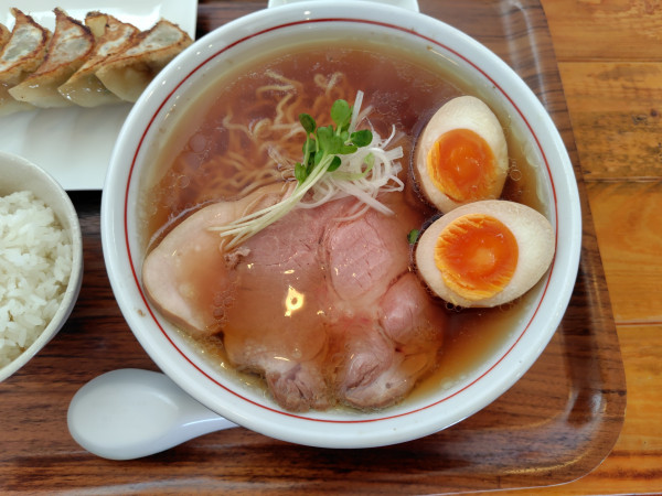 「あじ玉らーめん900円、餃子セット450円」@玖の写真