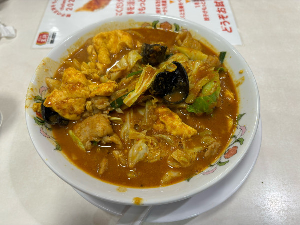 「豚辛ラーメン　カレー醤味」@餃子の王将 鶴川駅前店の写真