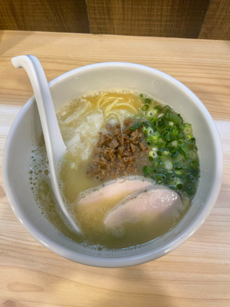 「鶏白湯ラーメン＋瓶ビール中」@らーめん鶏の一の写真
