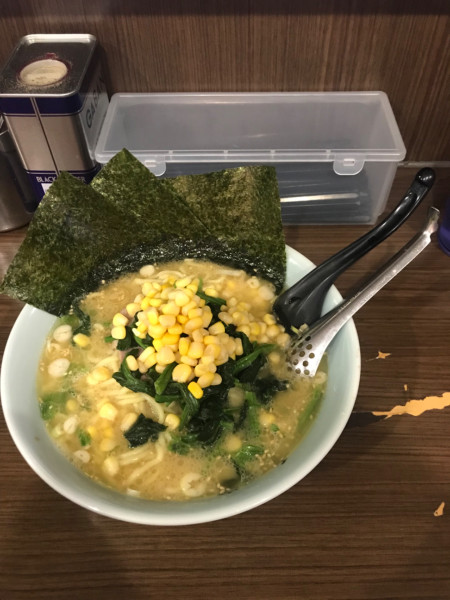 「コーンラーメン中（麺かため＆レンソウマシ）1,000円」@千家 本店の写真