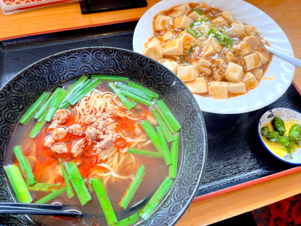 「ラーメンセット（750円）台湾ラーメン、麻婆飯」@台湾料理 福源 東真鍋町店の写真